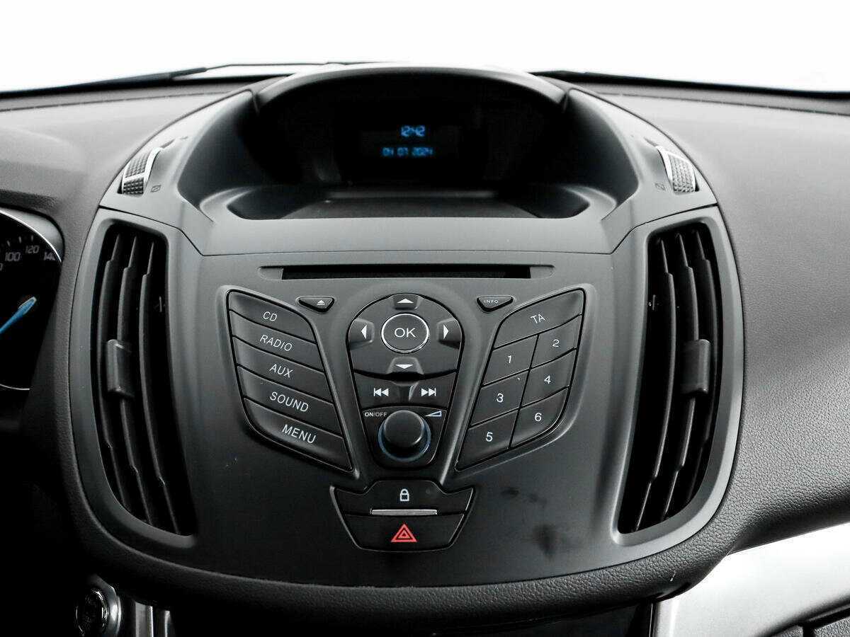 Ford Kuga с пробегом — 2015 год. Фото: #14