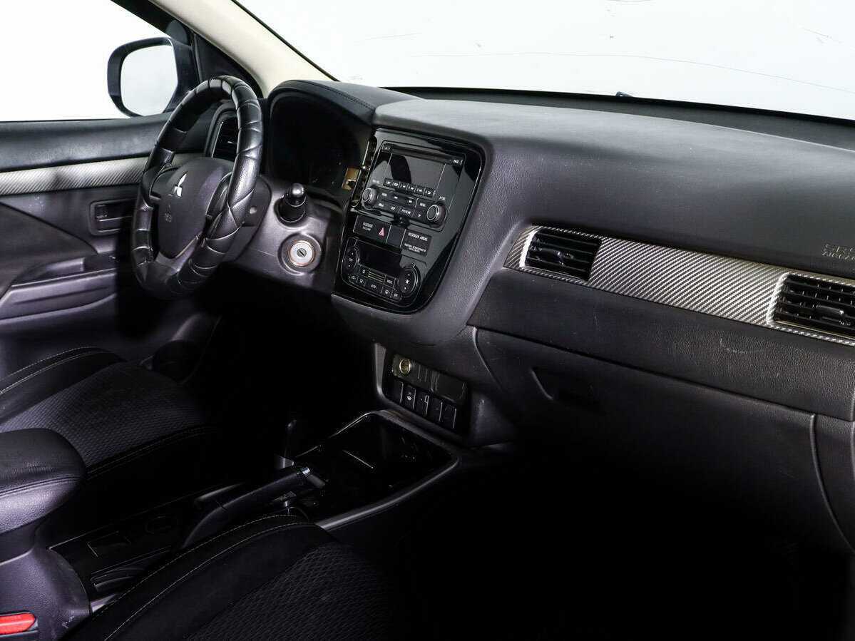 Mitsubishi Outlander с пробегом — 2018 год. Фото: #6