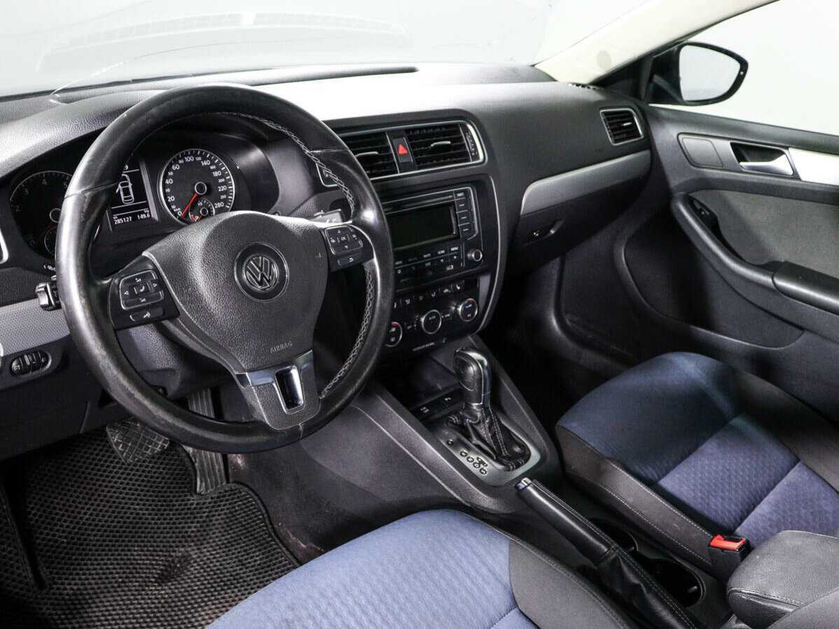 Volkswagen Jetta с пробегом — 2013 год. Фото: #11