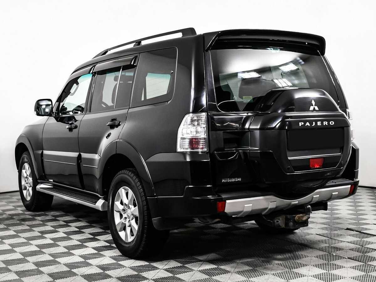 Mitsubishi Pajero с пробегом — 2015 год. Фото: #6