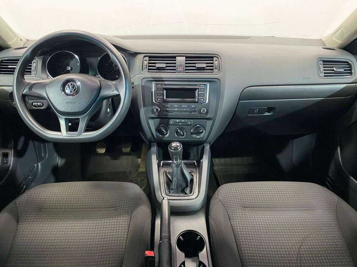 Volkswagen Jetta с пробегом — 2014 год. Фото: #8