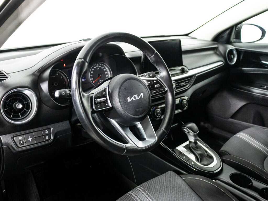 Kia Cerato с пробегом — 2022 год. Фото: #10