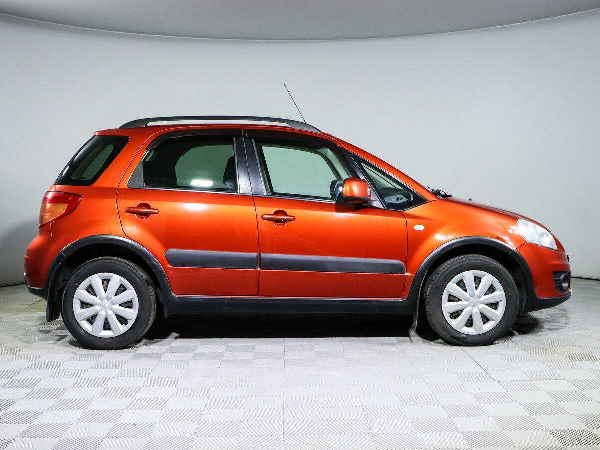 Suzuki SX4 с пробегом — 2012 год. Фото: #3