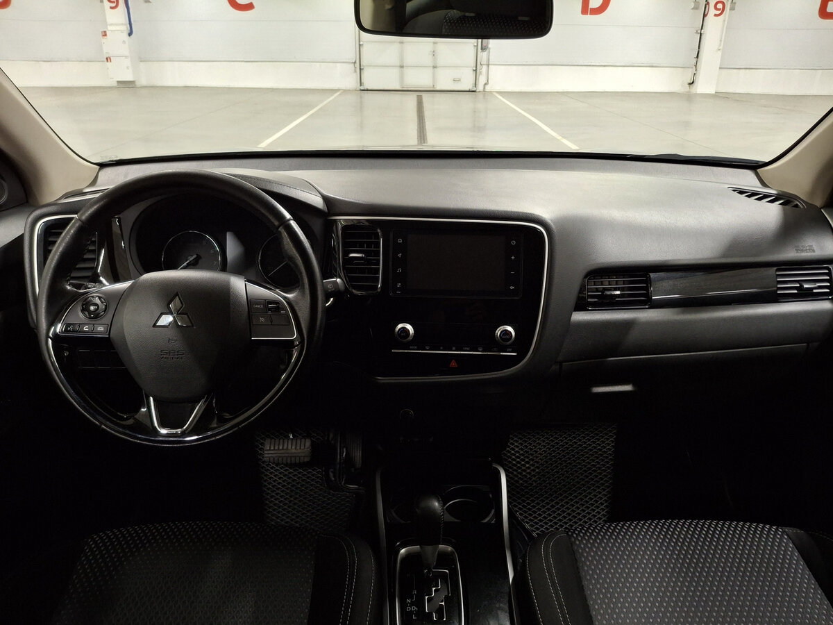 Mitsubishi Outlander с пробегом — 2020 год. Фото: #13
