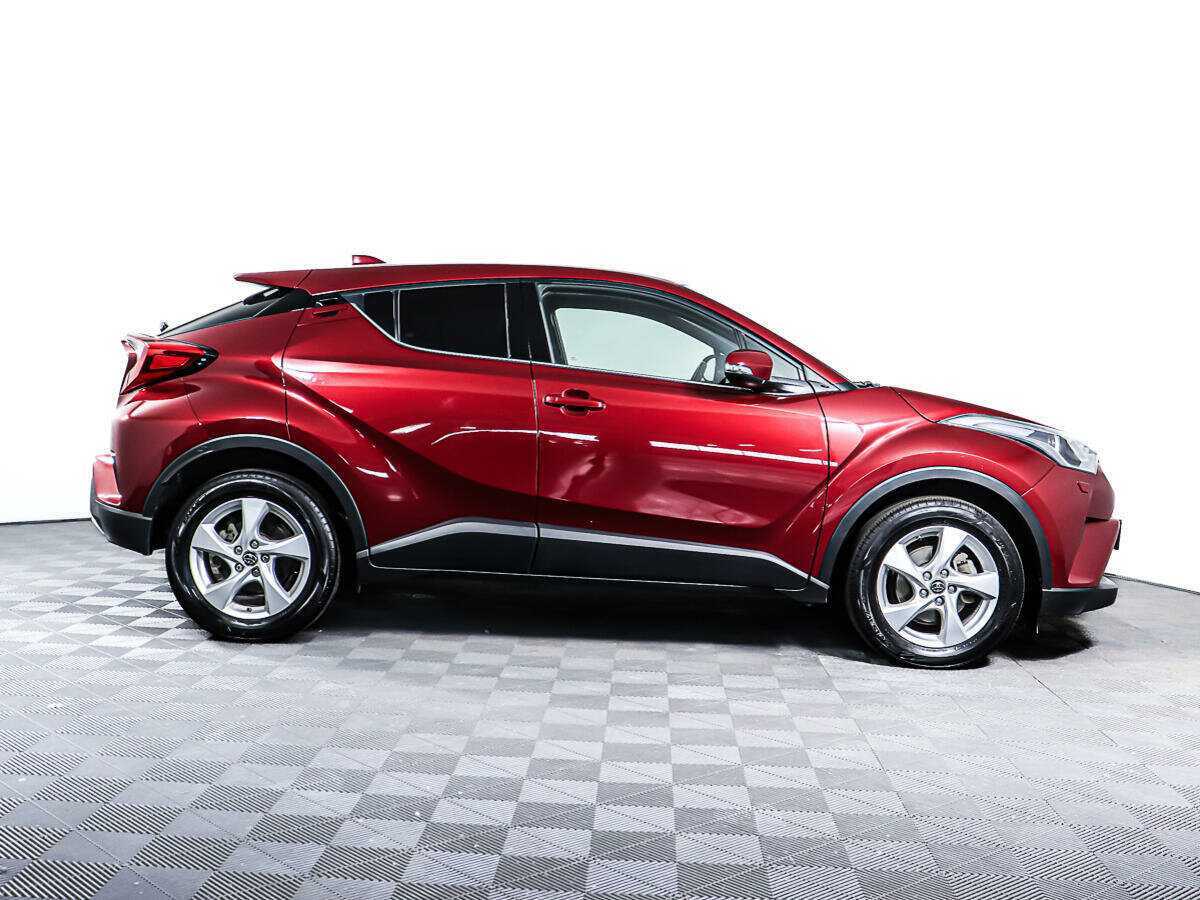 Toyota C-HR с пробегом — 2019 год. Фото: #3