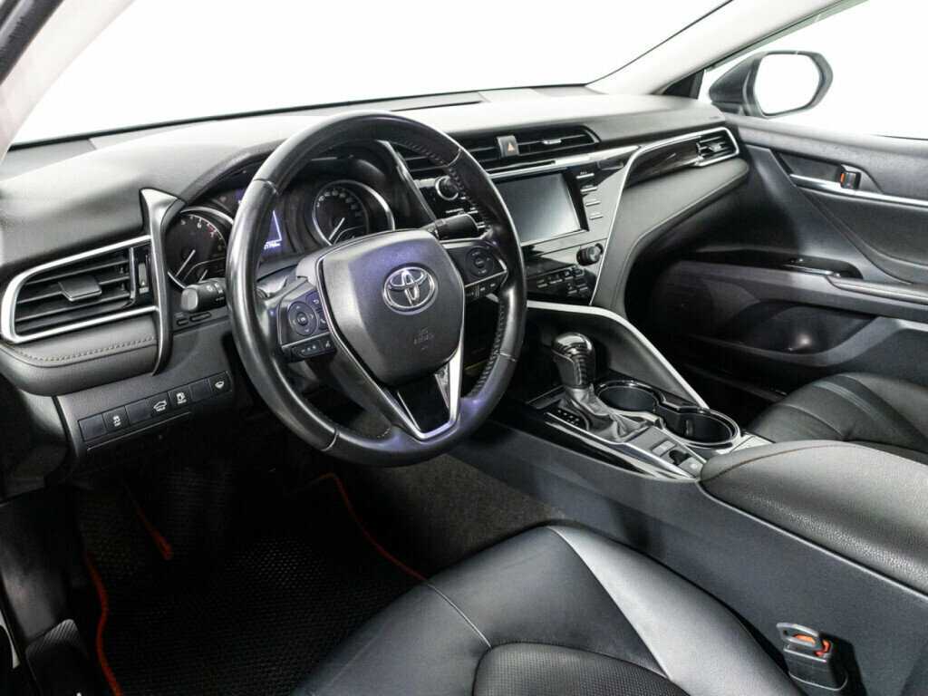 Toyota Camry с пробегом — 2020 год. Фото: #10