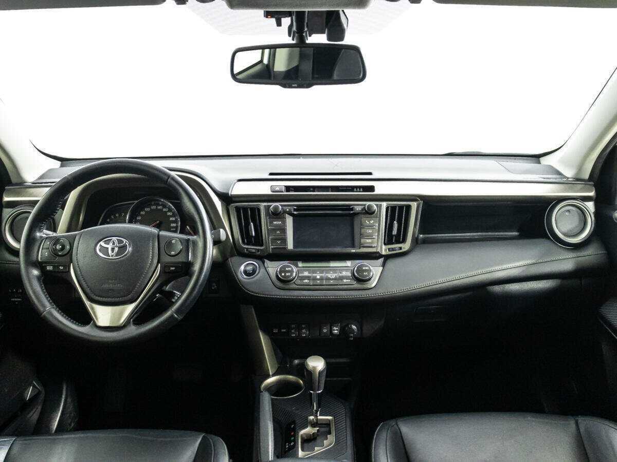 Toyota RAV4 с пробегом — 2013 год. Фото: #12