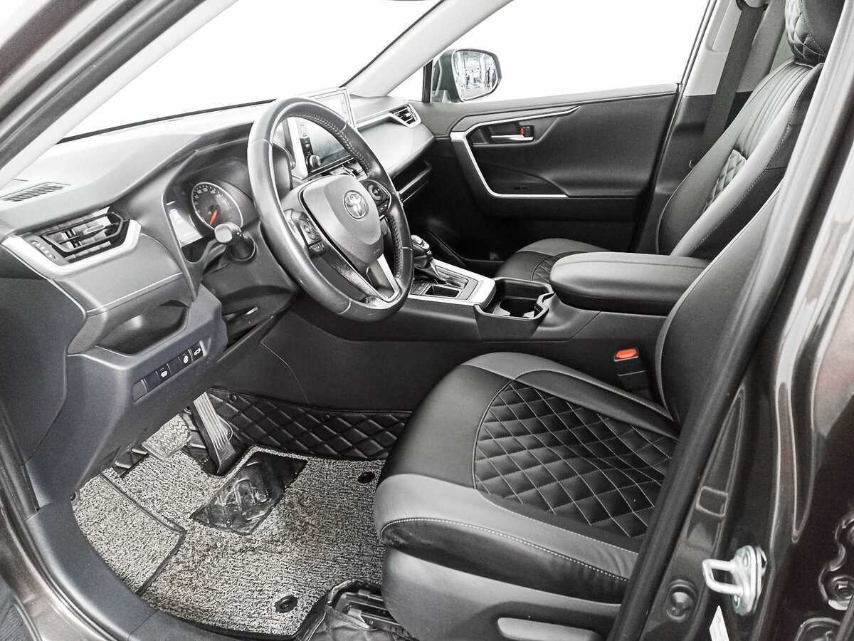 Toyota RAV4 с пробегом — 2019 год. Фото: #13