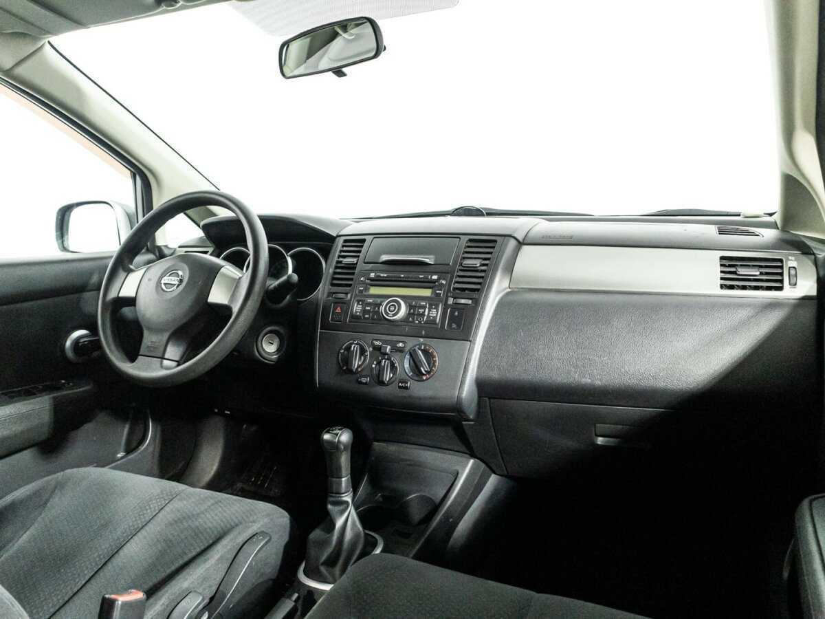 Nissan Tiida с пробегом — 2013 год. Фото: #8