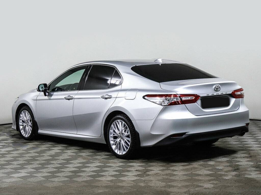 Toyota Camry с пробегом — 2018 год. Фото: #5