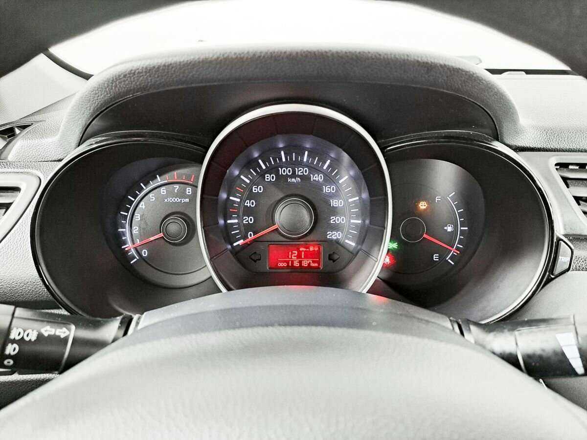 Kia Rio с пробегом — 2013 год. Фото: #10
