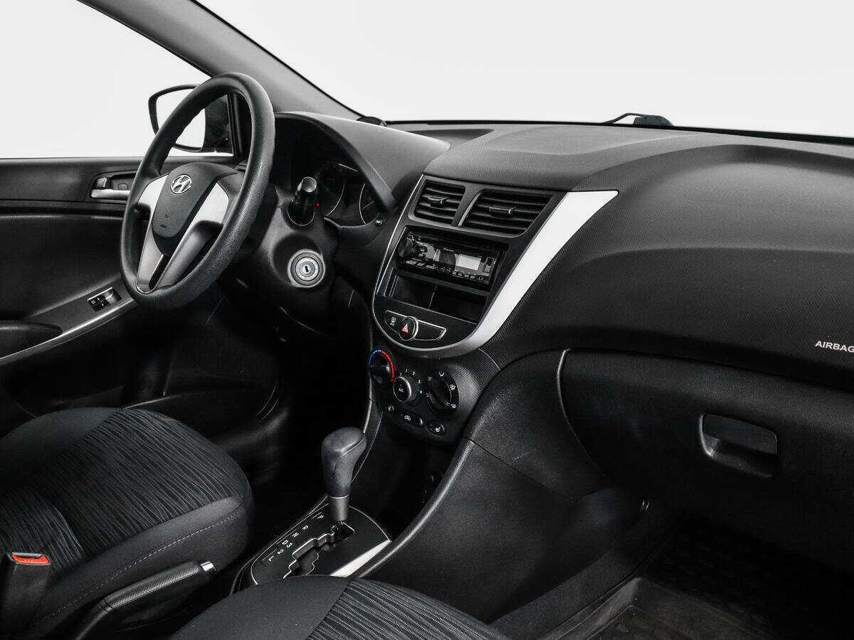 Hyundai Solaris с пробегом — 2016 год. Фото: #10