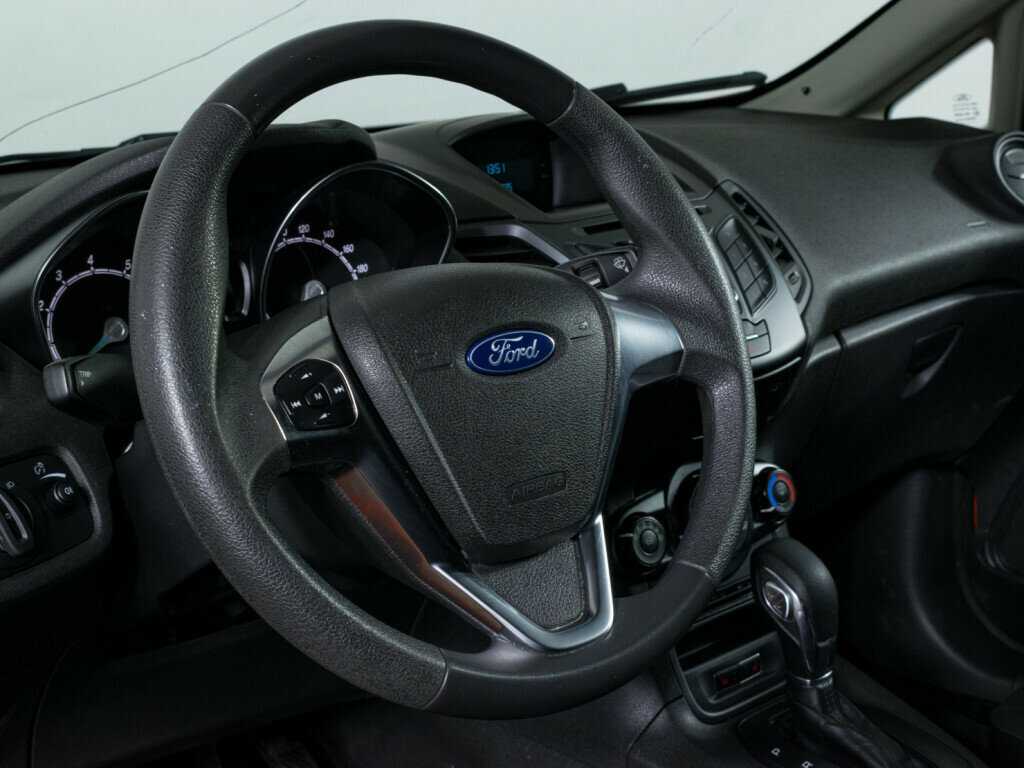 Ford Fiesta с пробегом — 2019 год. Фото: #12