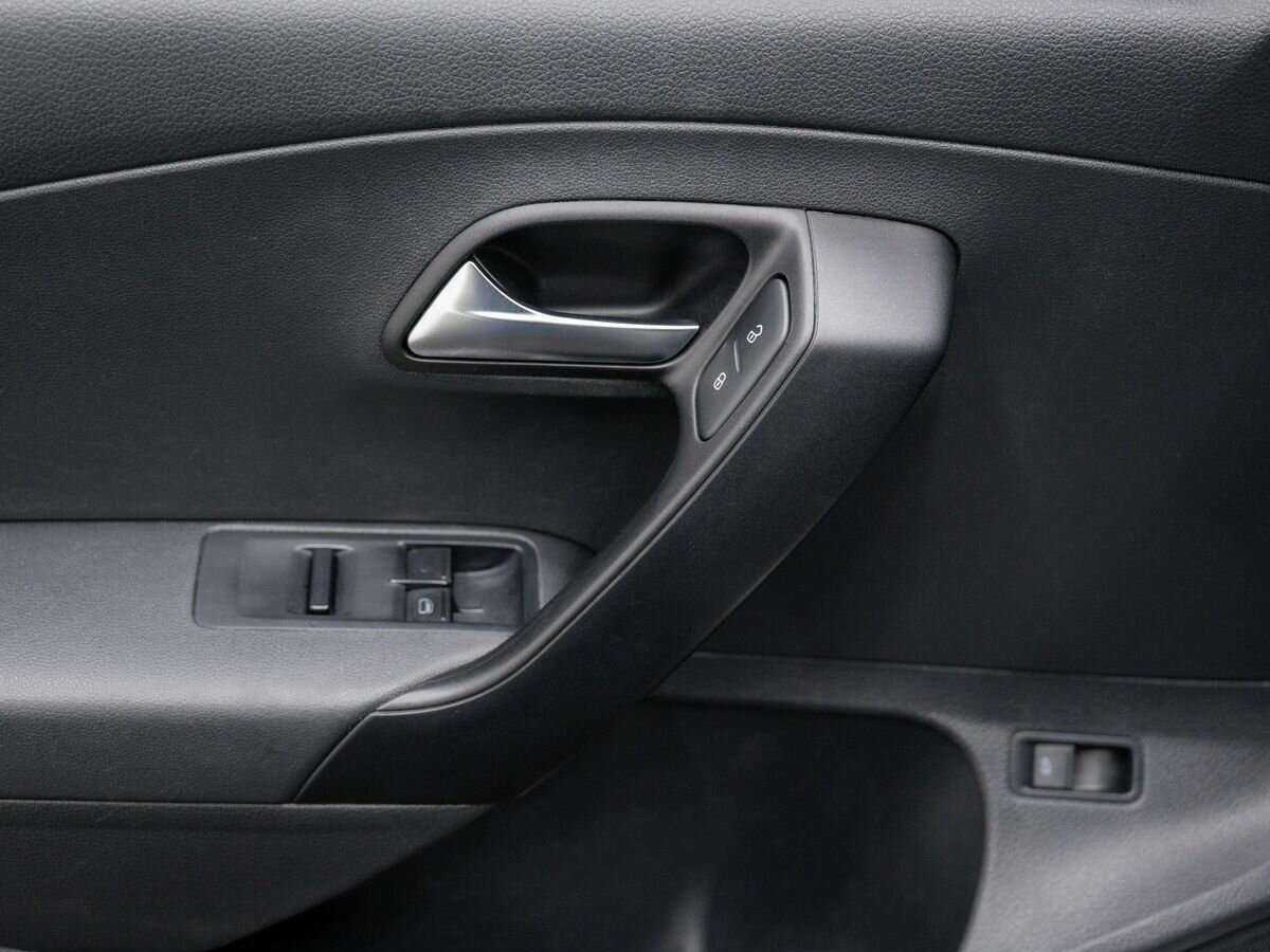 Volkswagen Polo с пробегом — 2020 год. Фото: #14