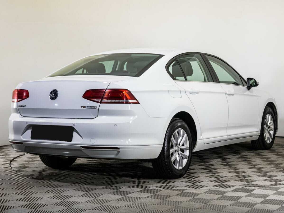 Volkswagen Passat с пробегом — 2016 год. Фото: #3