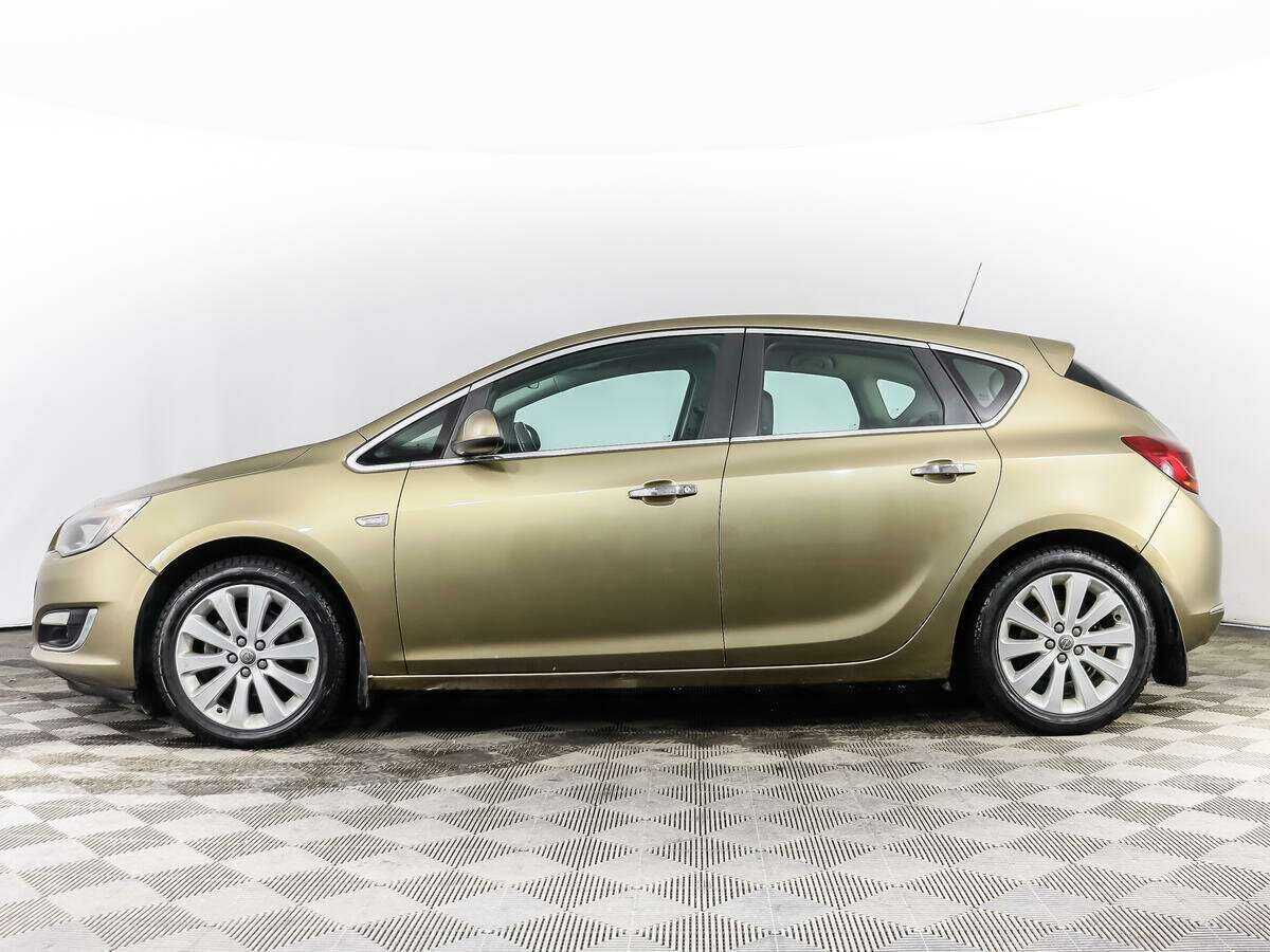 Opel Astra с пробегом — 2013 год. Фото: #7