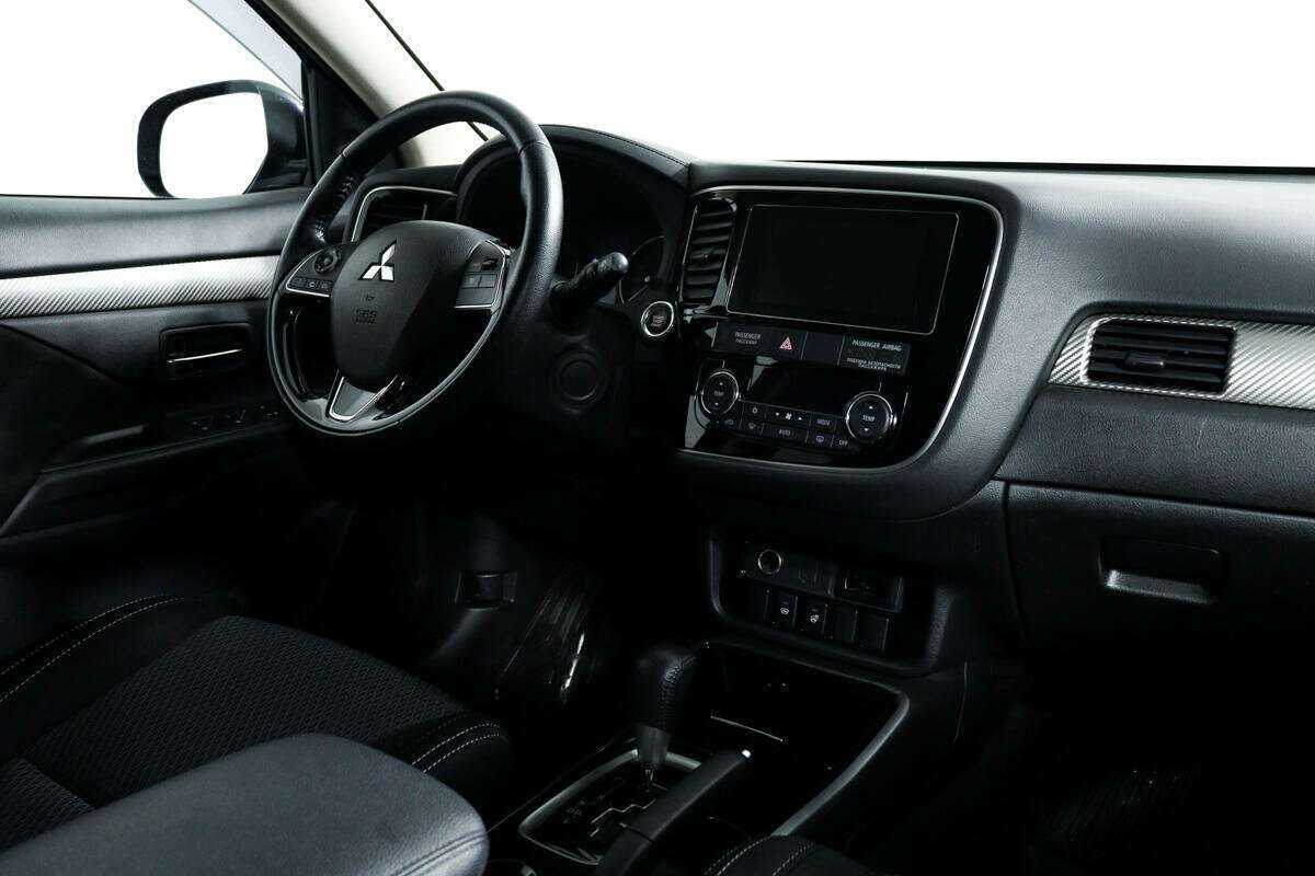 Mitsubishi Outlander с пробегом — 2018 год. Фото: #8