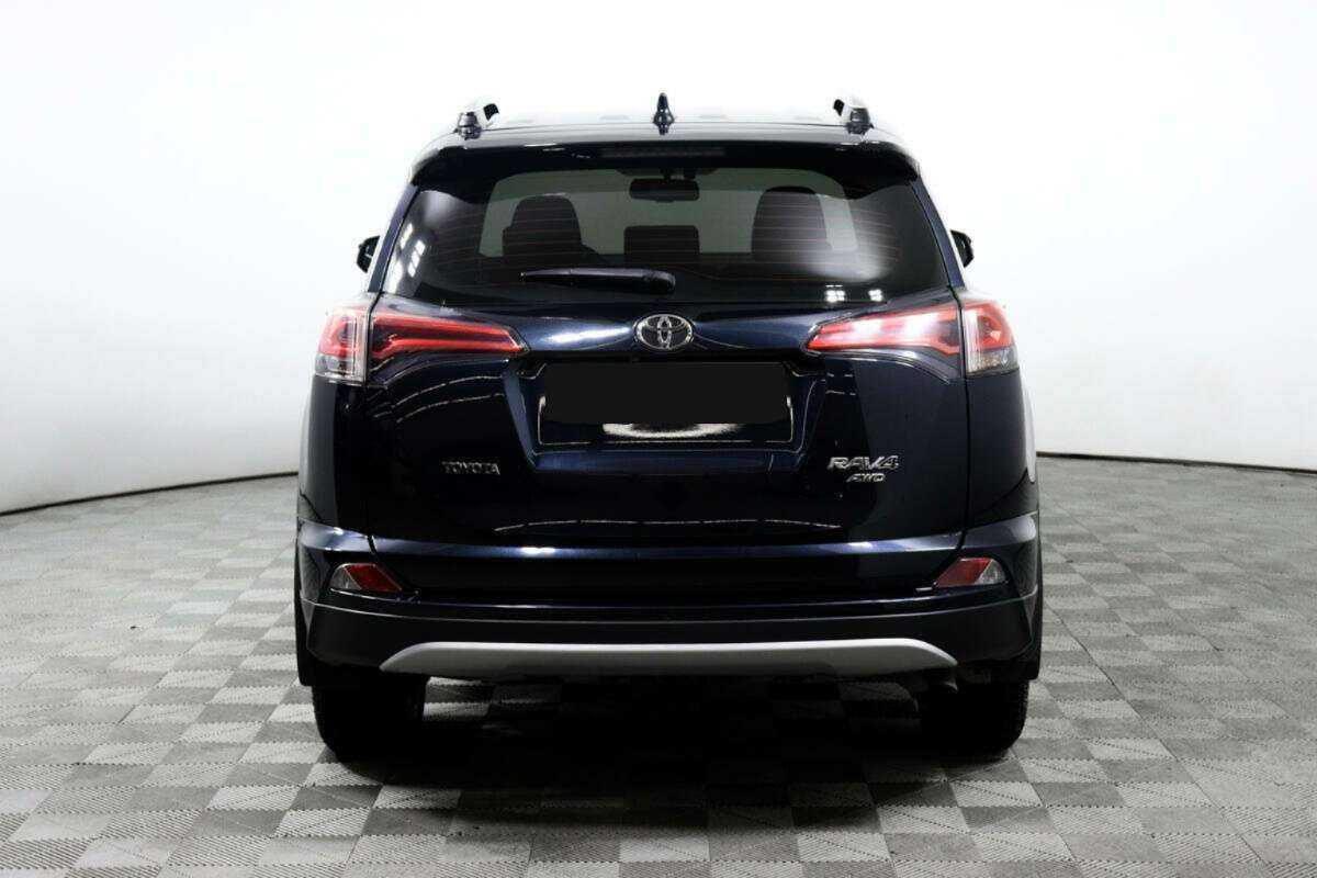 Toyota RAV4 с пробегом — 2017 год. Фото: #5