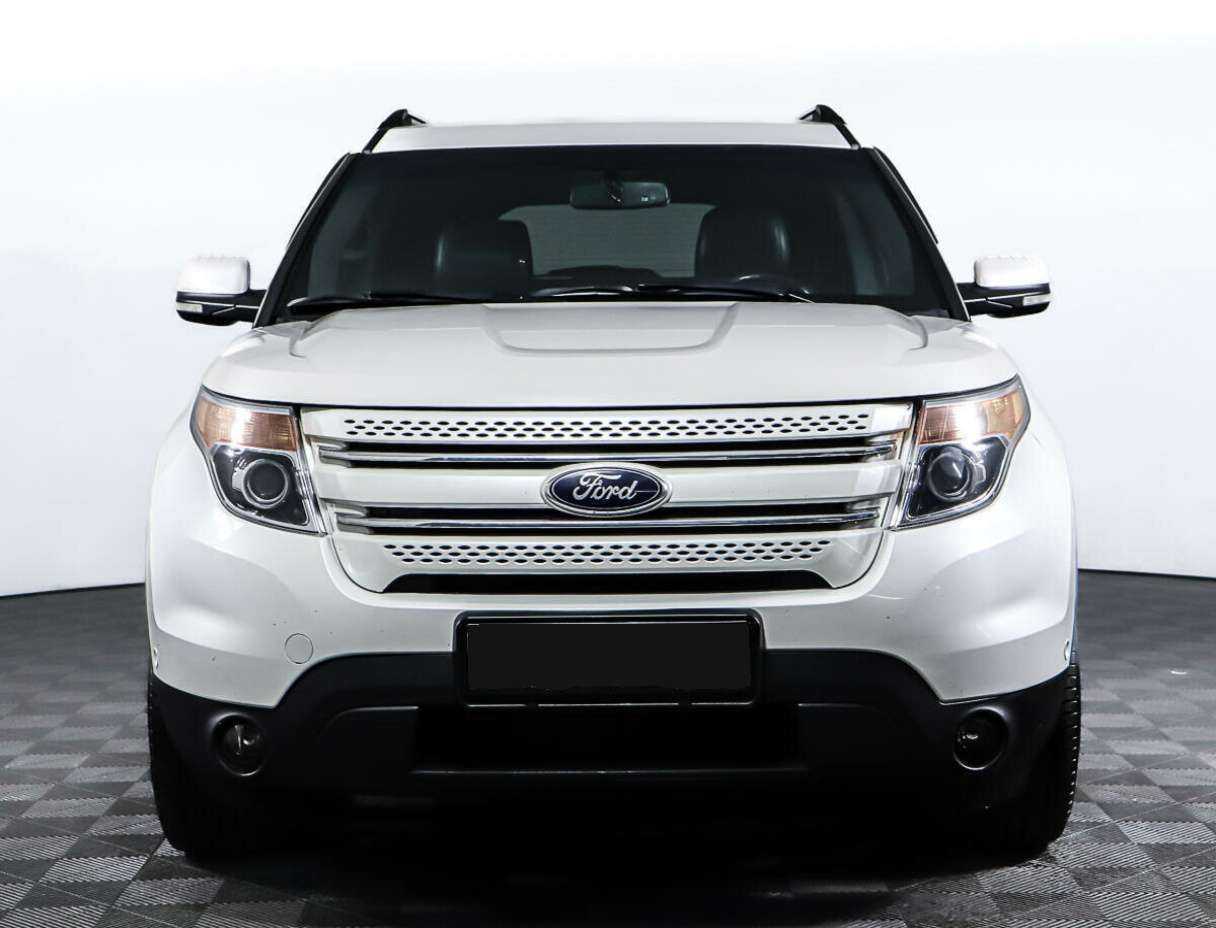 Ford Explorer с пробегом — 2012 год. Фото: #1