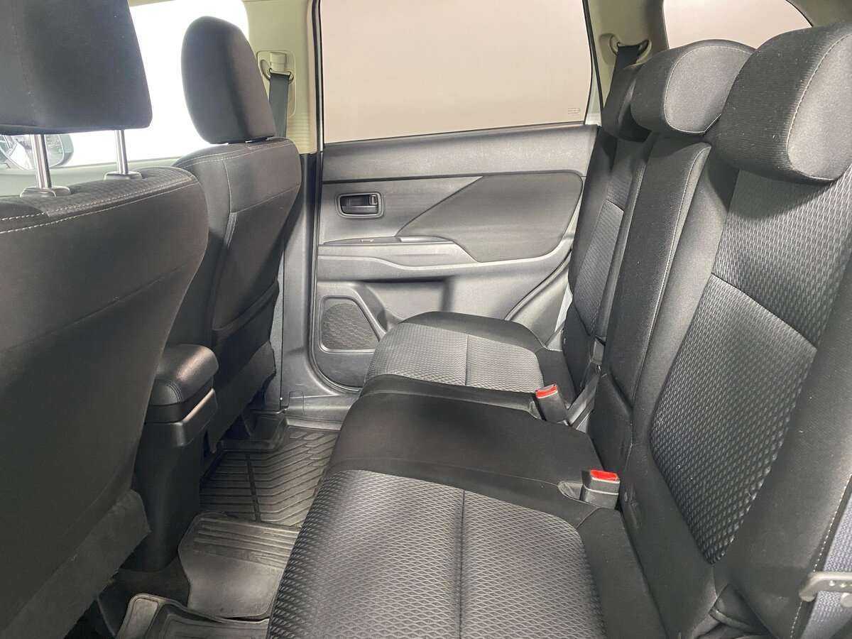Mitsubishi Outlander с пробегом — 2017 год. Фото: #9