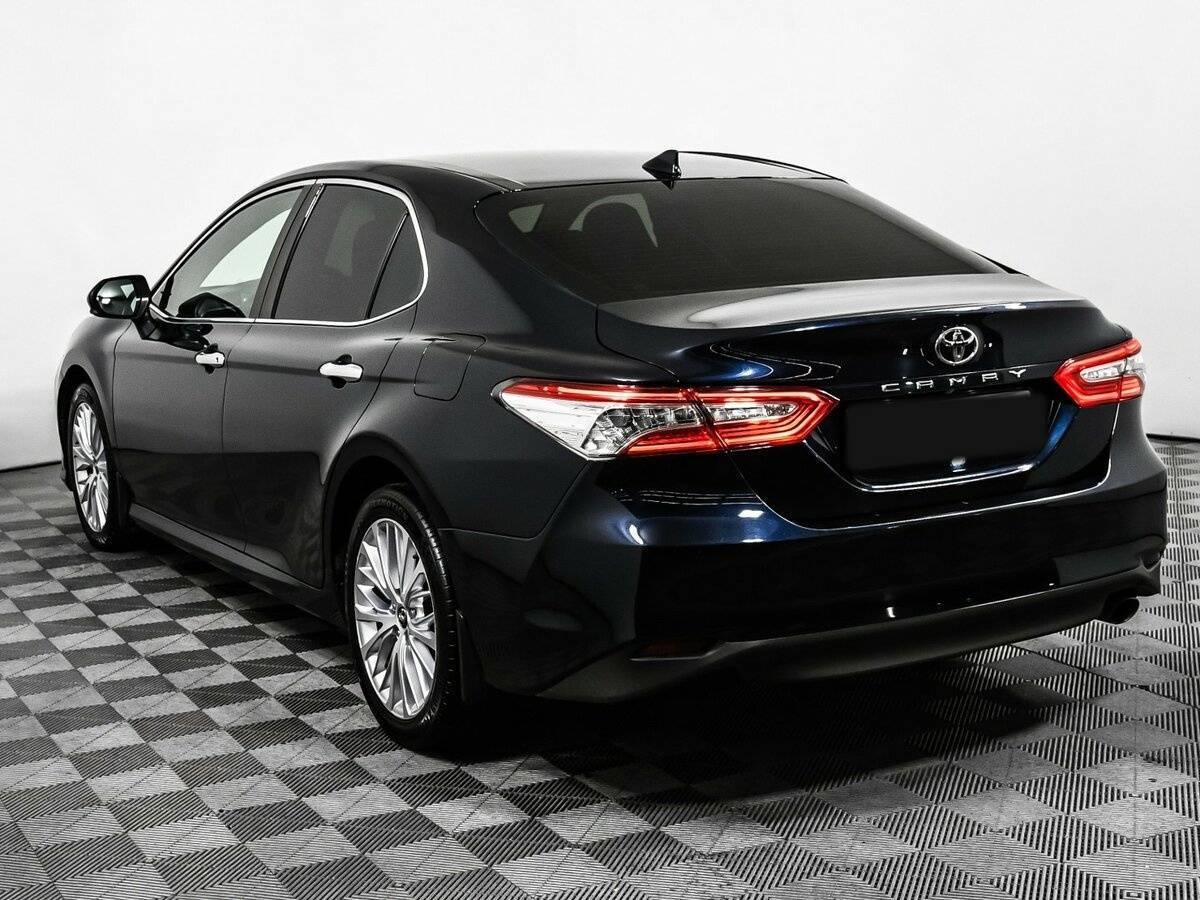Toyota Camry с пробегом — 2019 год. Фото: #6