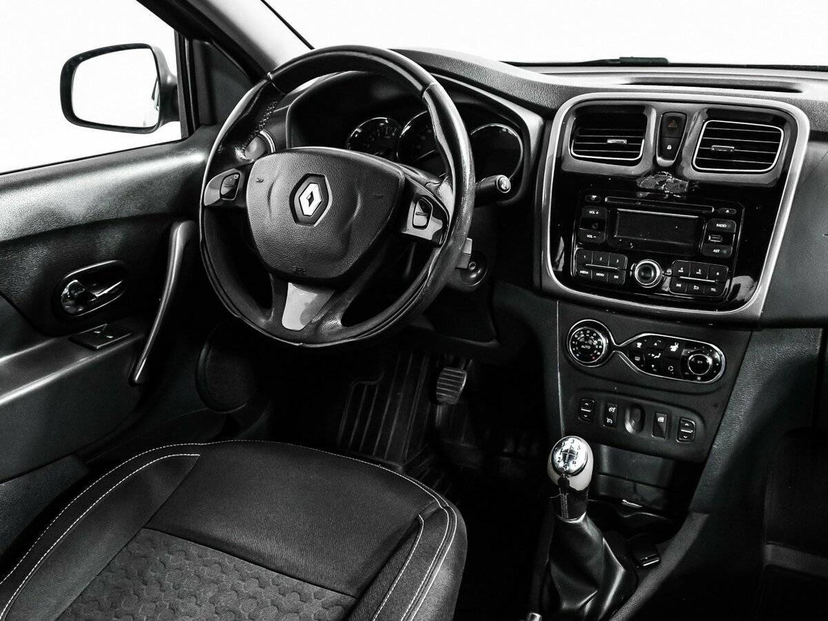 Renault Logan с пробегом — 2016 год. Фото: #8