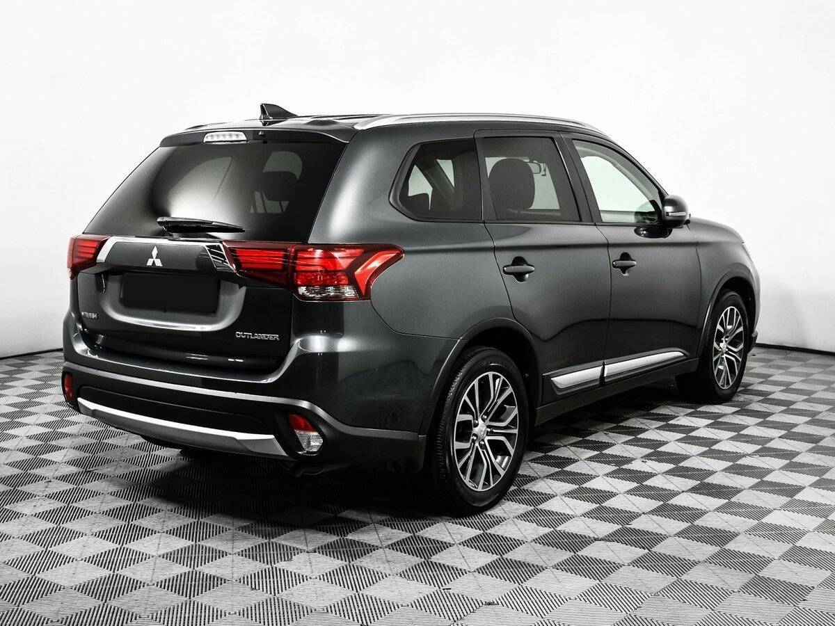 Mitsubishi Outlander с пробегом — 2018 год. Фото: #4