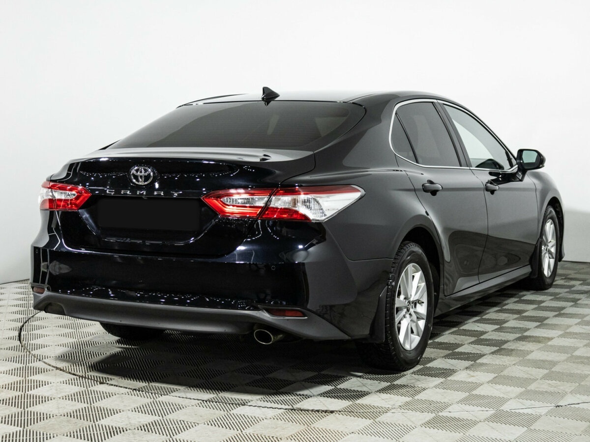 Toyota Camry с пробегом — 2018 год. Фото: #4