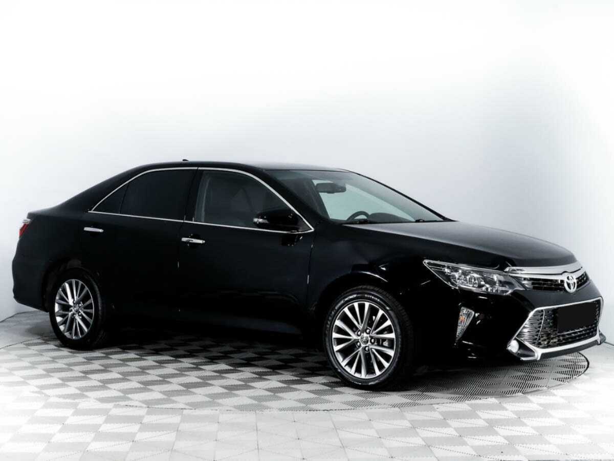 Toyota Camry с пробегом — 2017 год. Фото: #2