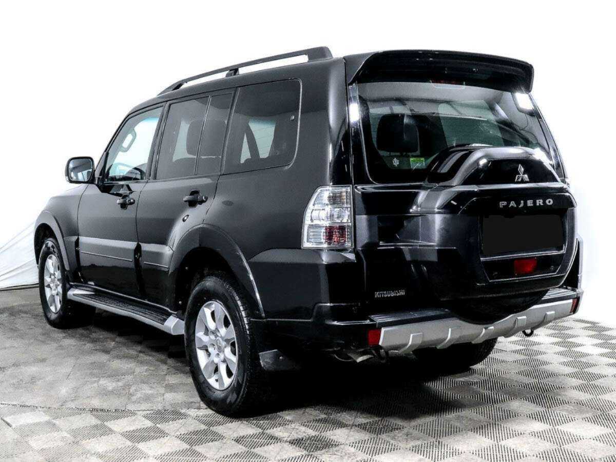 Mitsubishi Pajero с пробегом — 2017 год. Фото: #4