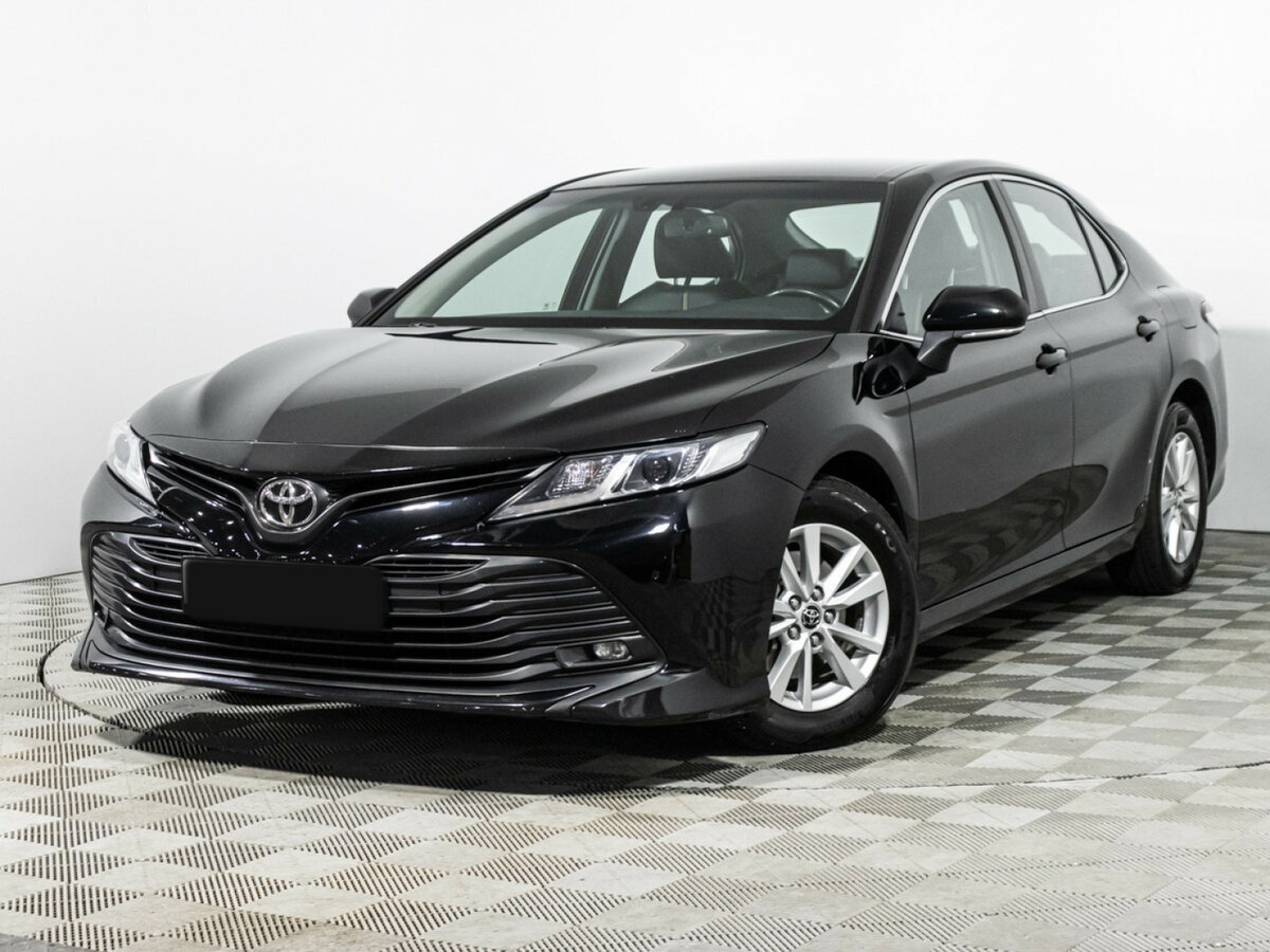 Toyota Camry с пробегом — 2018 год. Посмотреть фото