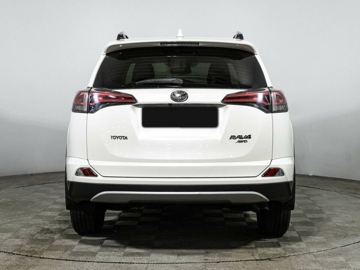 Toyota RAV4 с пробегом — 2017 год. Фото: #5