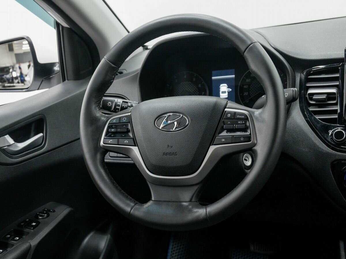 Hyundai Solaris с пробегом — 2021 год. Фото: #11