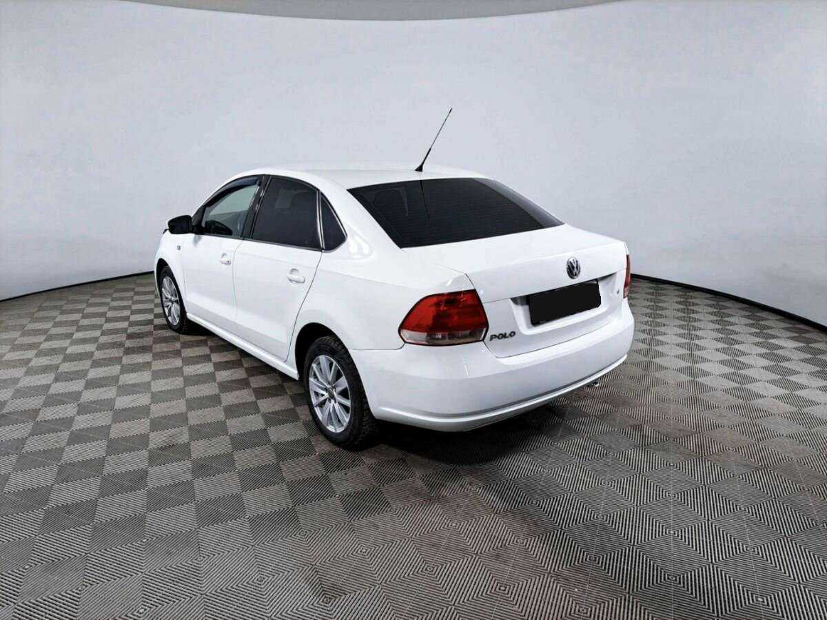 Volkswagen Polo с пробегом — 2012 год. Фото: #5