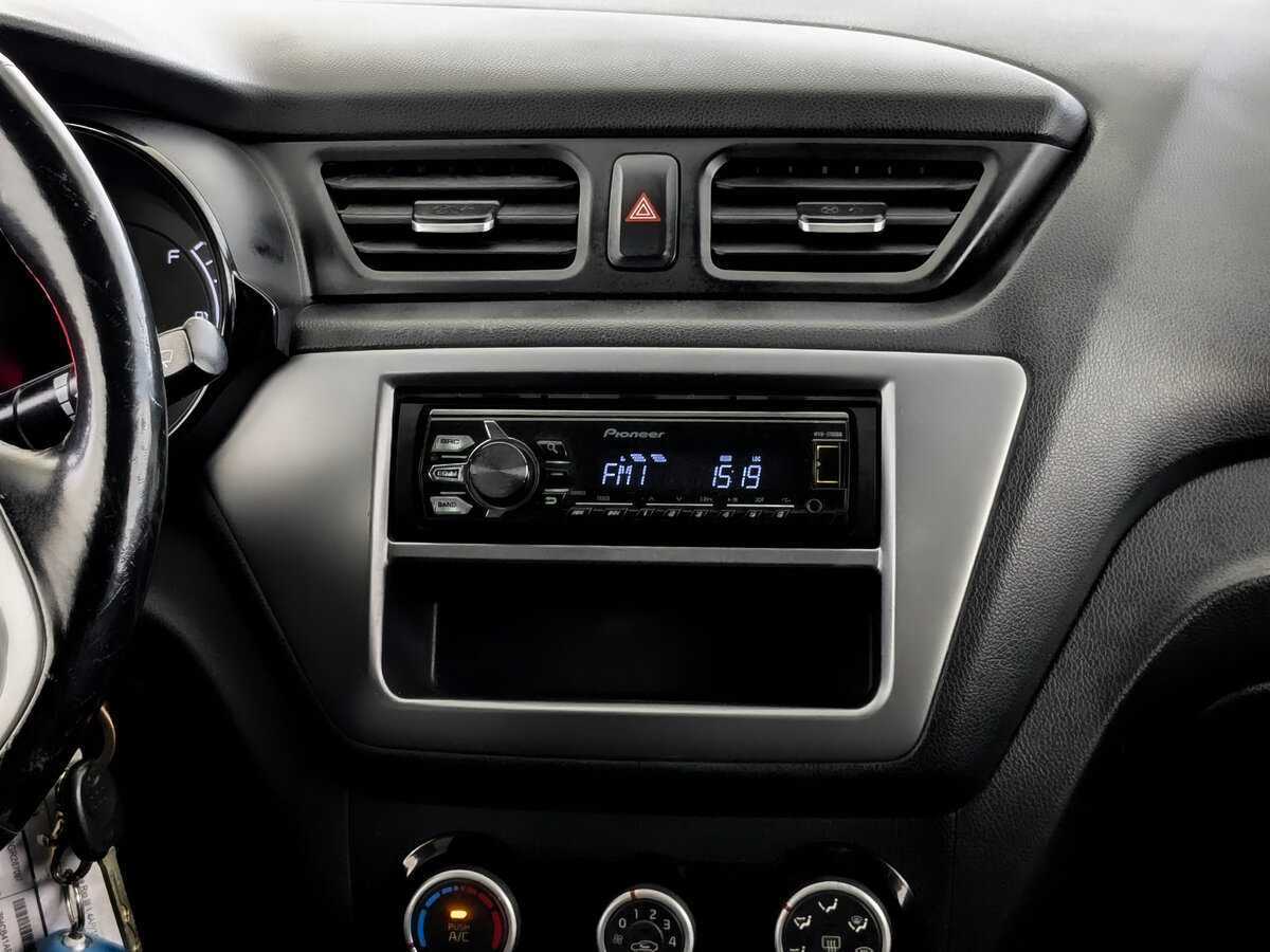 Kia Rio с пробегом — 2015 год. Фото: #12