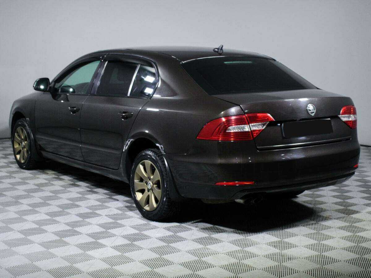 Skoda Superb с пробегом — 2014 год. Фото: #5