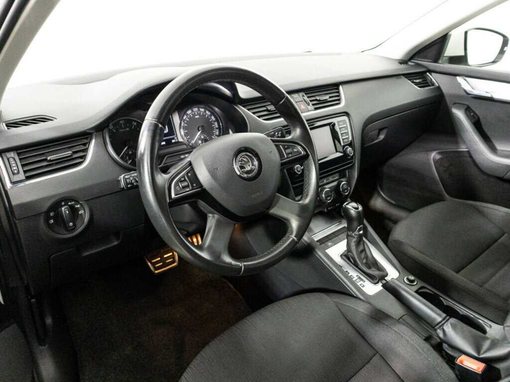 Skoda Octavia с пробегом — 2014 год. Фото: #10