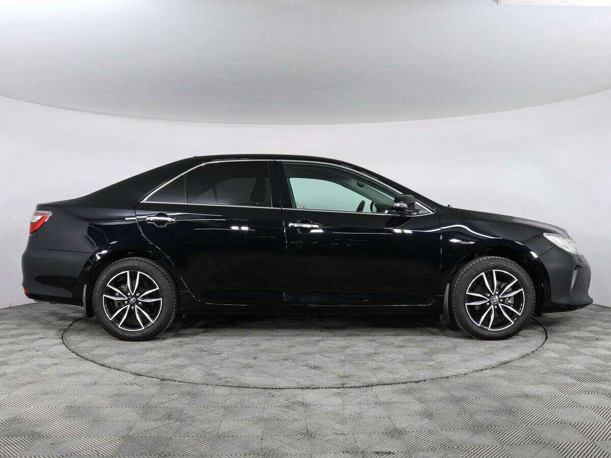 Toyota Camry с пробегом — 2016 год. Фото: #3