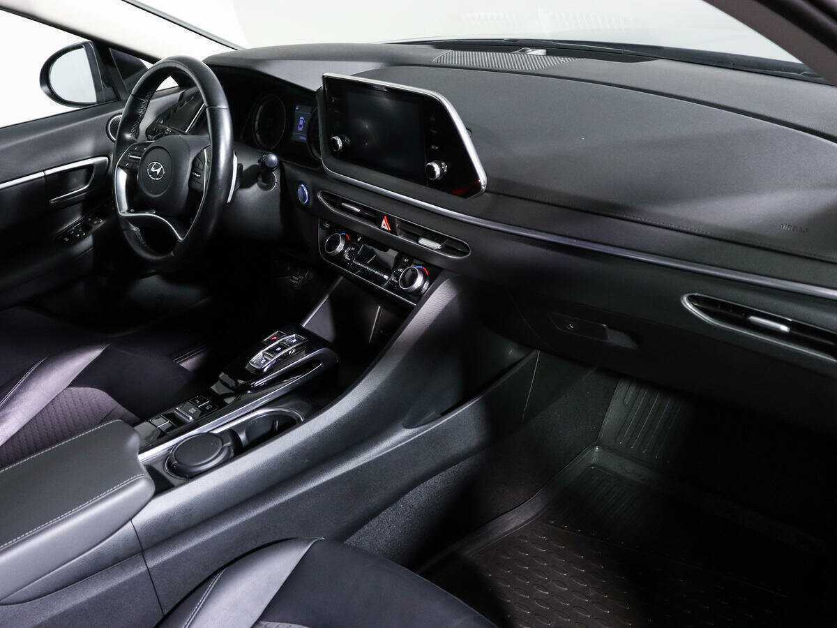 Hyundai Sonata с пробегом — 2020 год. Фото: #9