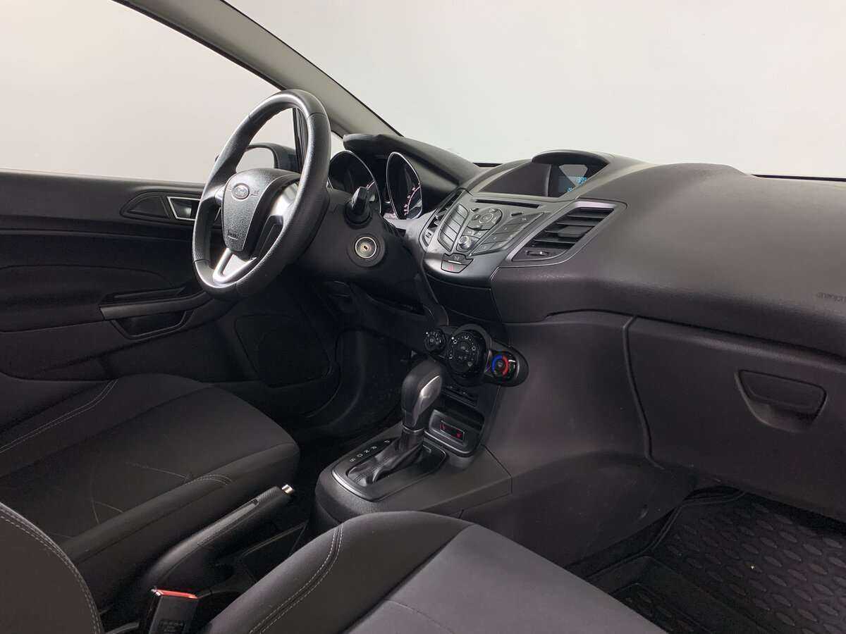 Ford Fiesta с пробегом — 2016 год. Фото: #13