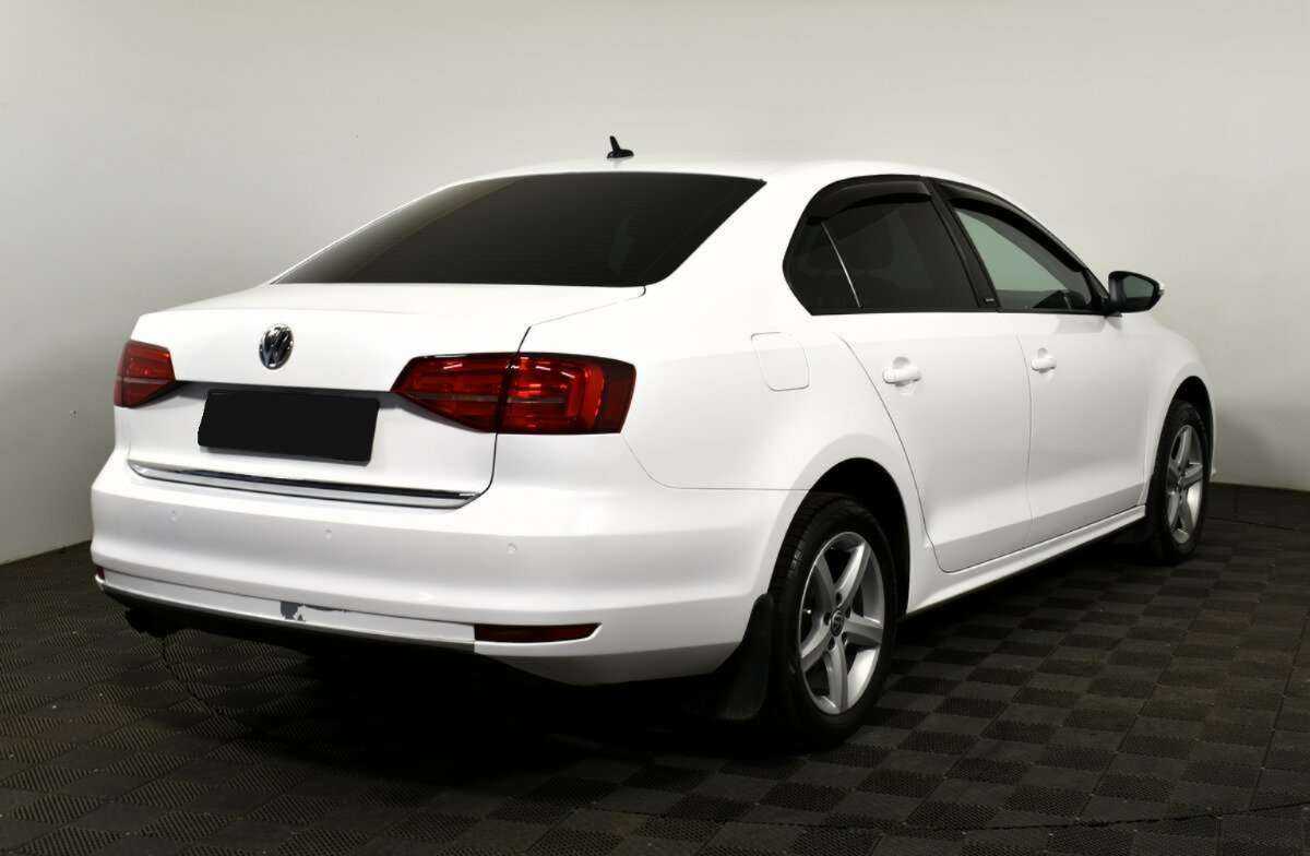Volkswagen Jetta с пробегом — 2016 год. Фото: #3