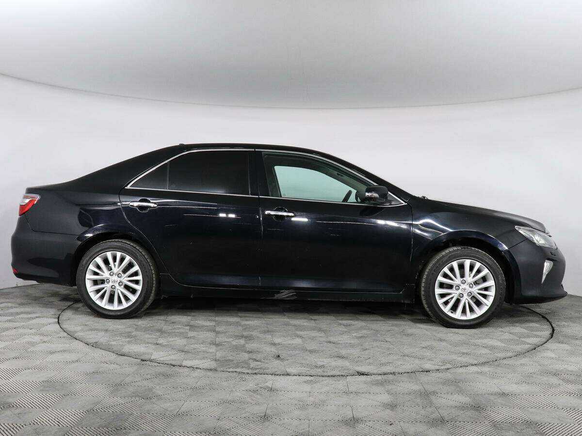 Toyota Camry с пробегом — 2015 год. Фото: #3