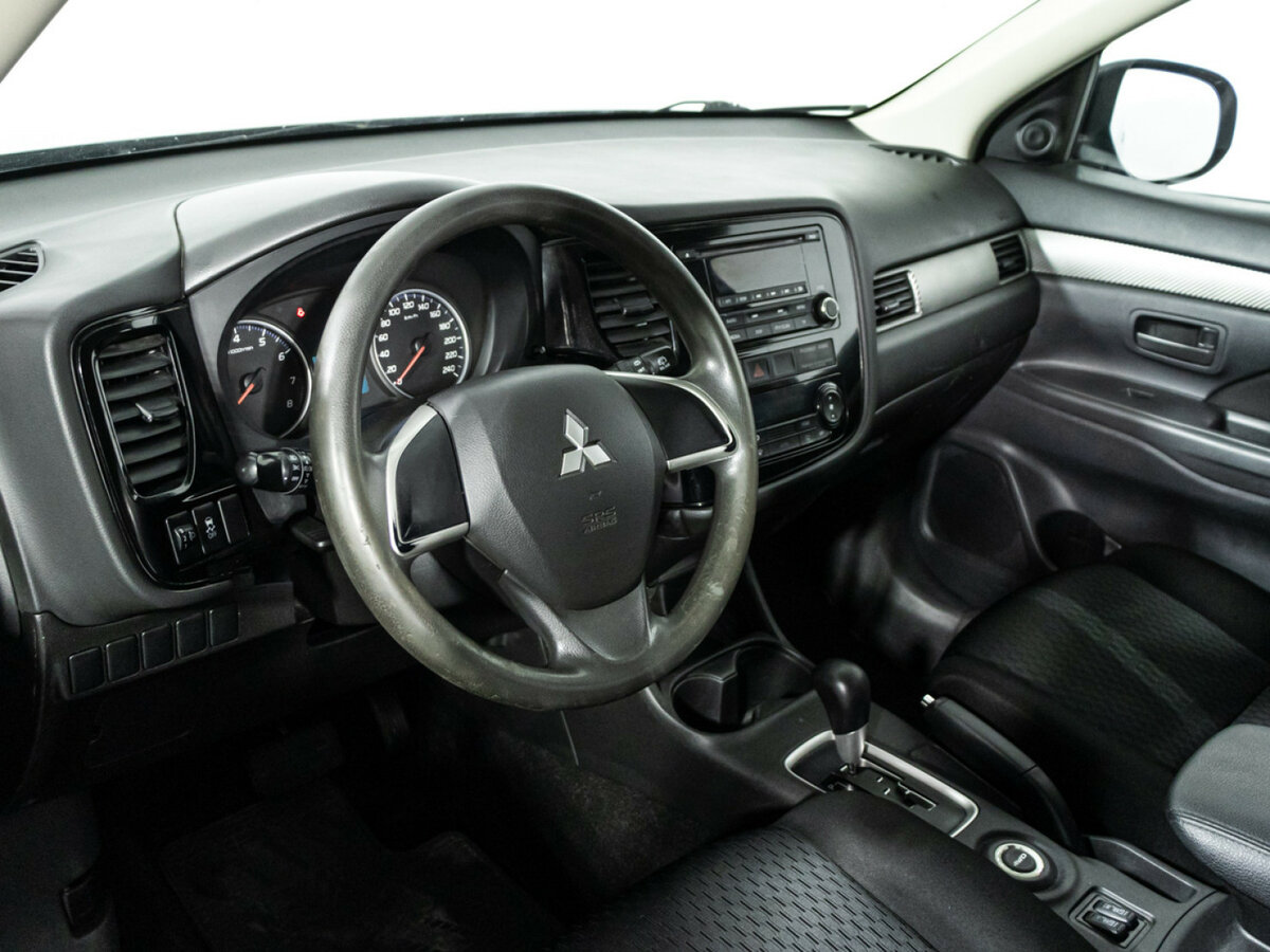 Mitsubishi Outlander с пробегом — 2013 год. Фото: #10