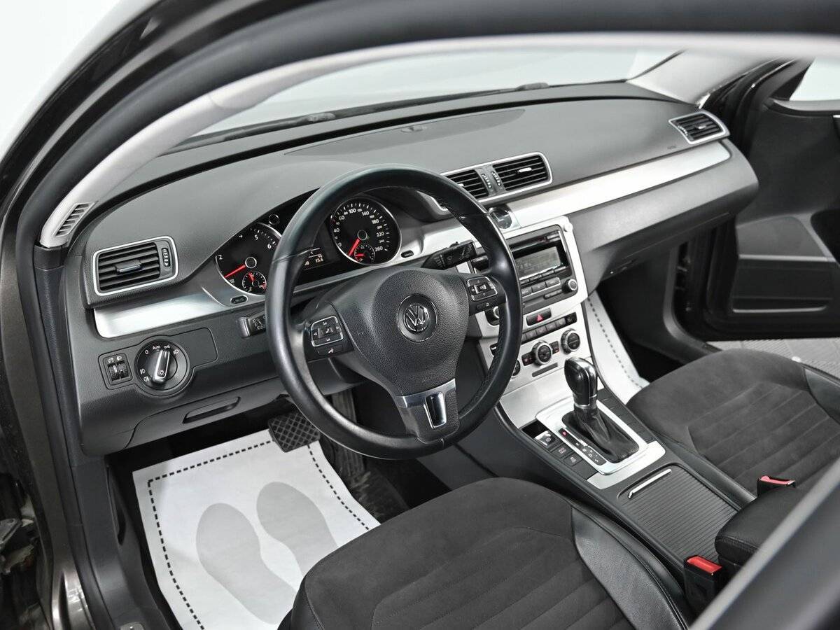 Volkswagen Passat с пробегом — 2012 год. Фото: #7