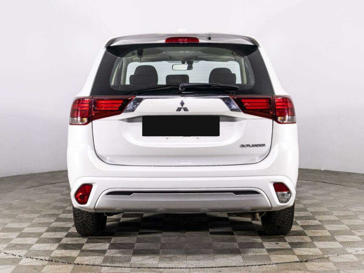 Mitsubishi Outlander с пробегом — 2022 год. Фото: #5