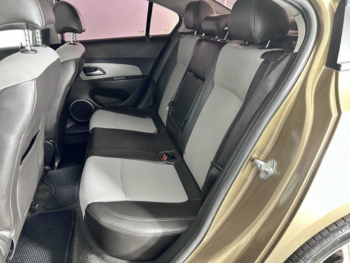 Chevrolet Cruze с пробегом — 2013 год. Фото: #8