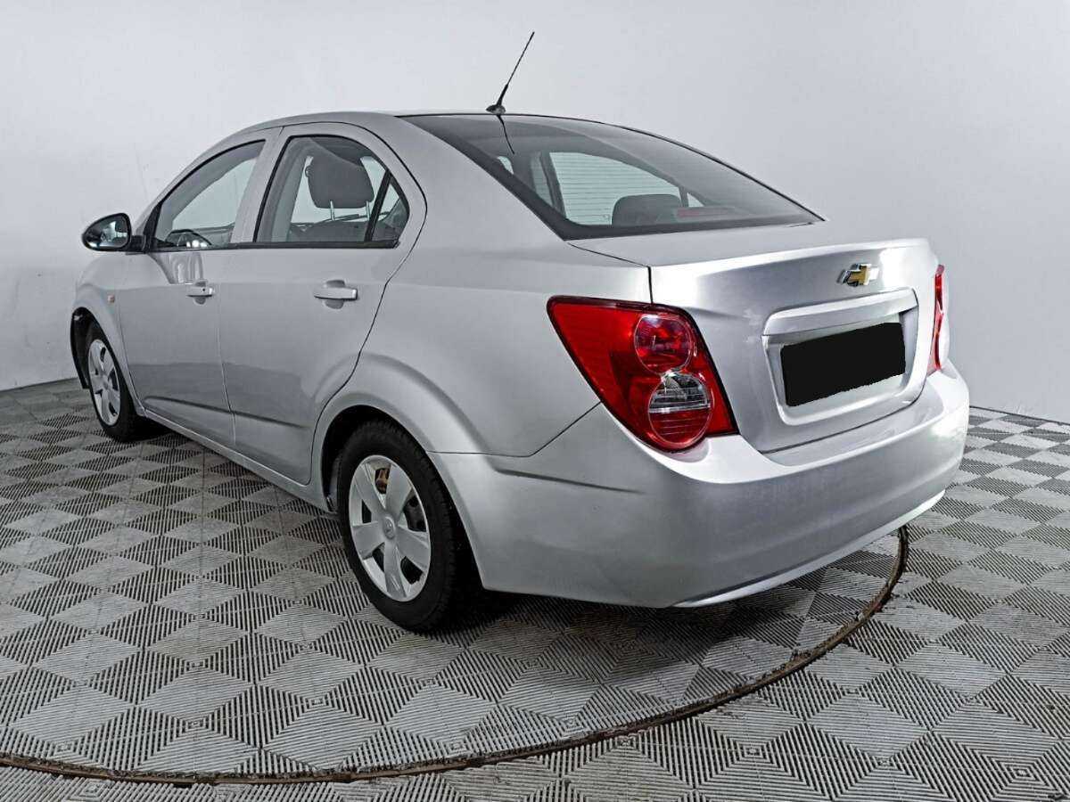 Chevrolet Aveo с пробегом — 2013 год. Фото: #6