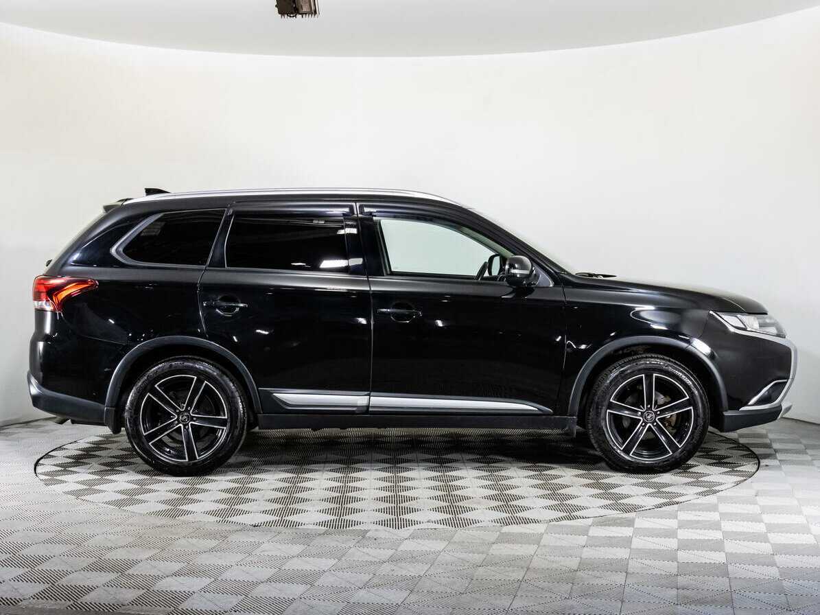 Mitsubishi Outlander с пробегом — 2018 год. Фото: #3