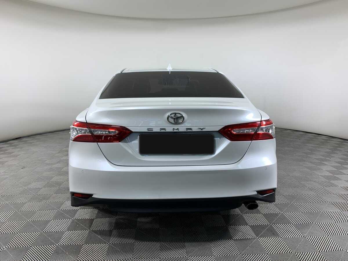 Toyota Camry с пробегом — 2020 год. Фото: #5