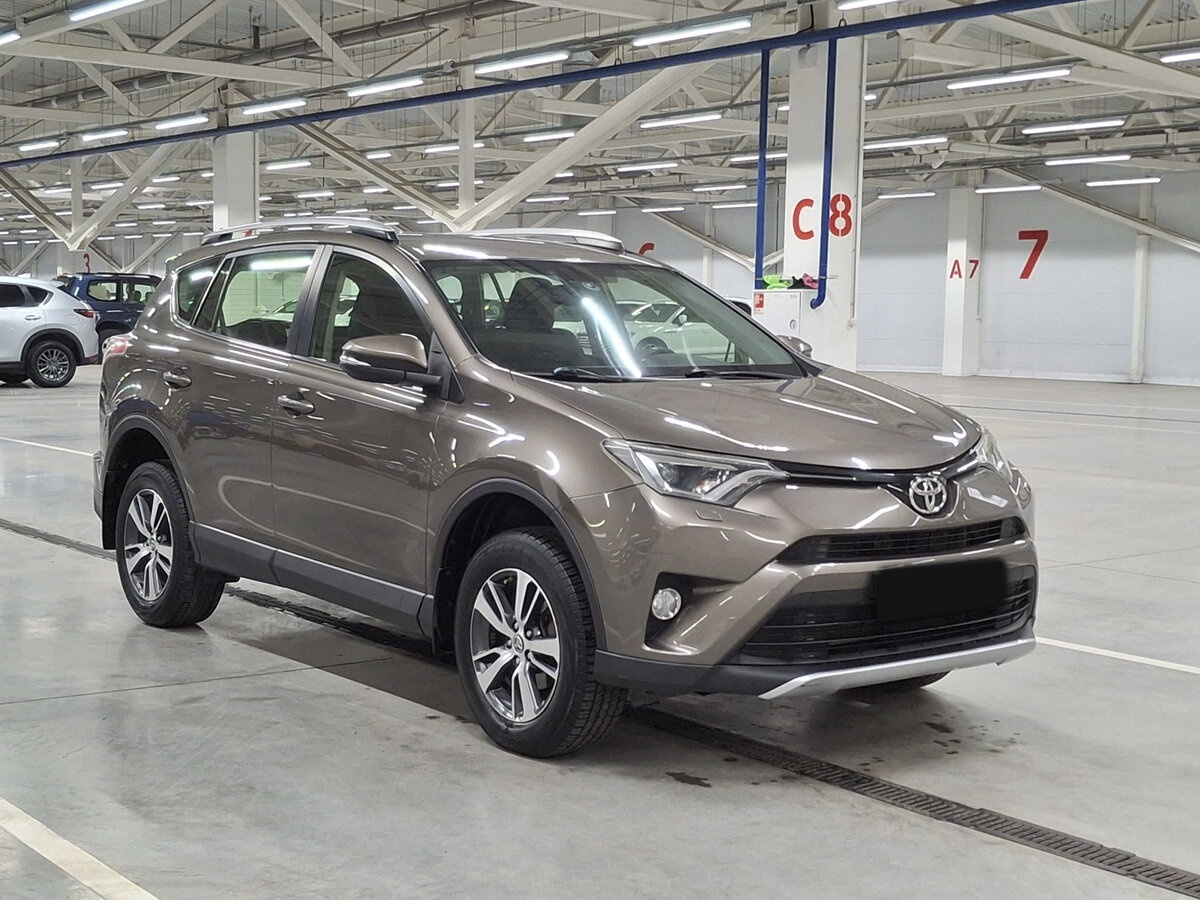 Toyota RAV4 с пробегом — 2015 год. Фото: #2